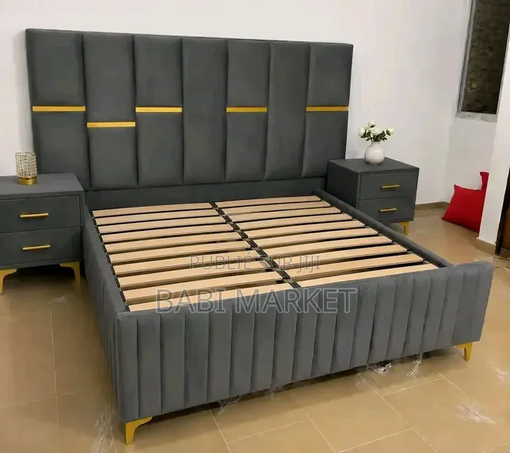 Ensemble Lit Moderne Avec Tables De Chevet