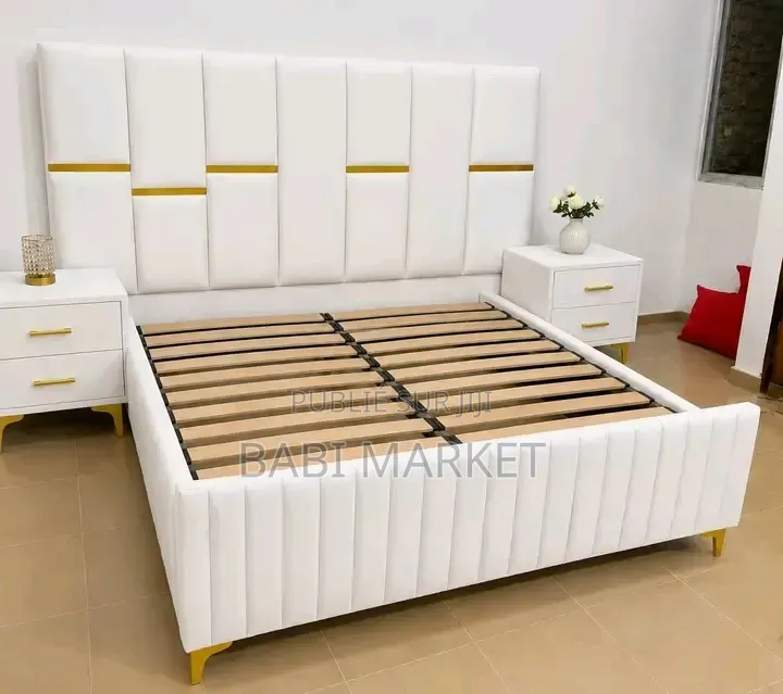 Ensemble Lit Moderne Avec Tables De Chevet