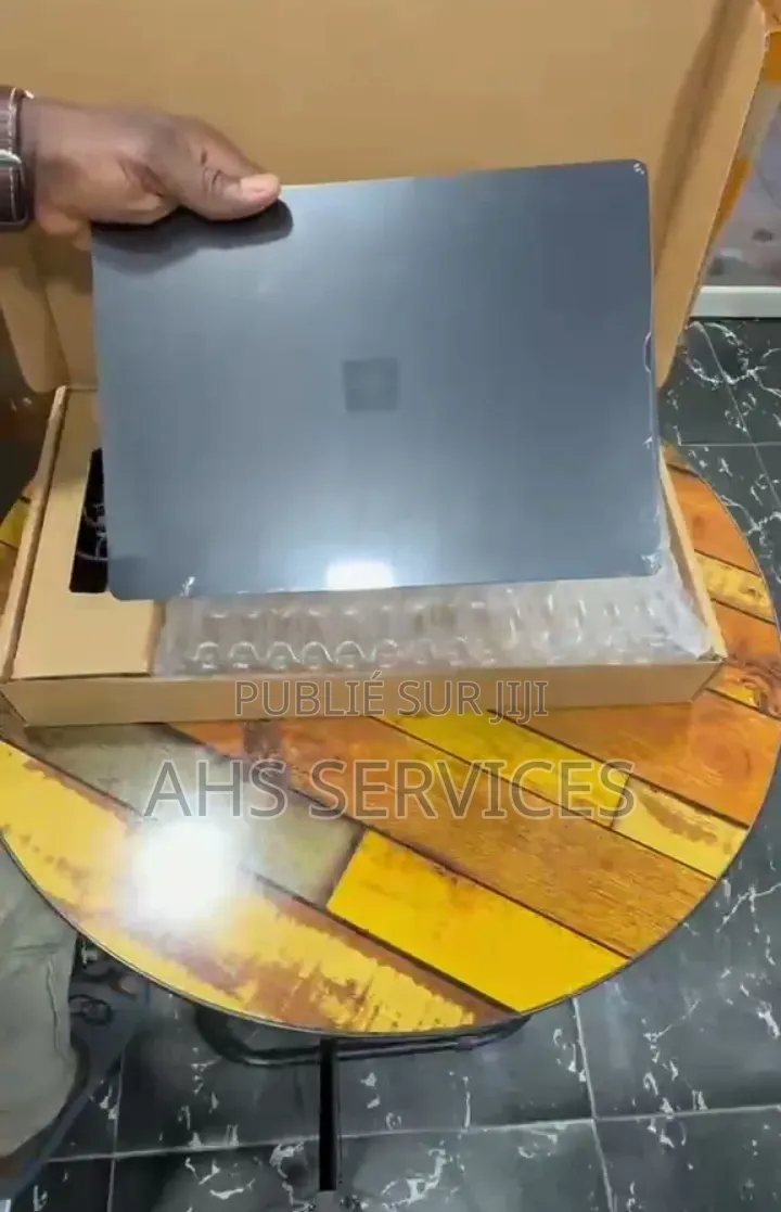 Nouveau Microsoft Surface 3 16GB Intel Core i7 SSD 256GB