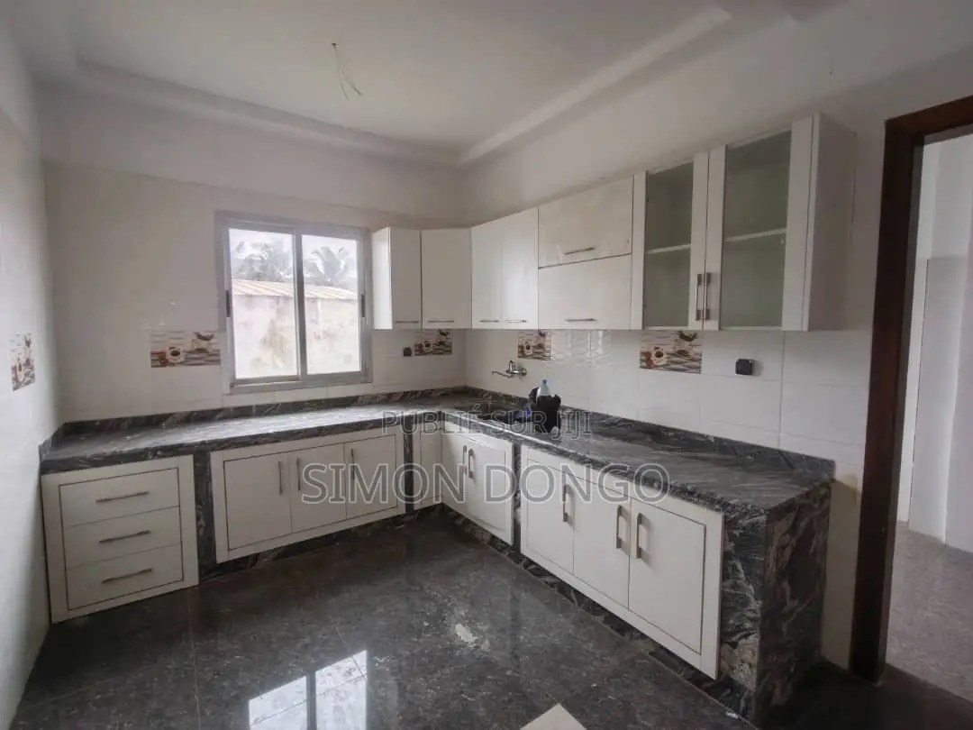 5chbre Villa dans Duplex, Grand-Bassam à Vendre
