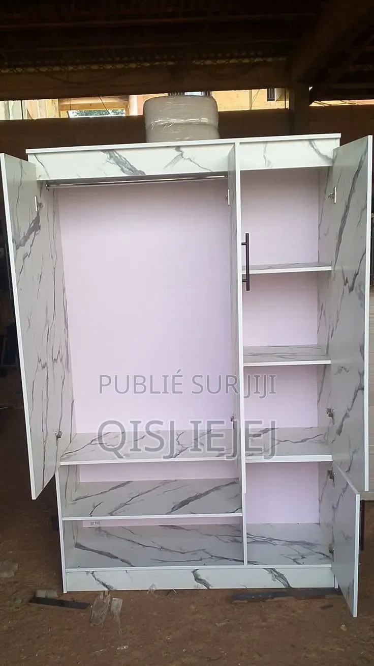 Placard Disponible