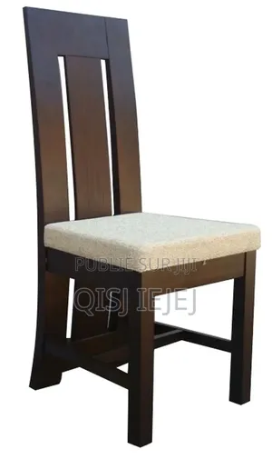 Chaise Disponible