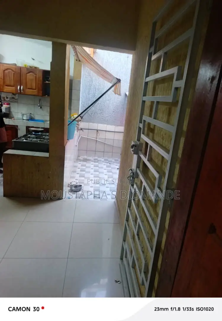 4chbre Duplex dans Diomande Moustapha, Cocody à Vendre