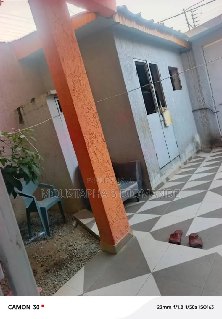 4chbre Duplex dans Diomande Moustapha, Cocody à Vendre