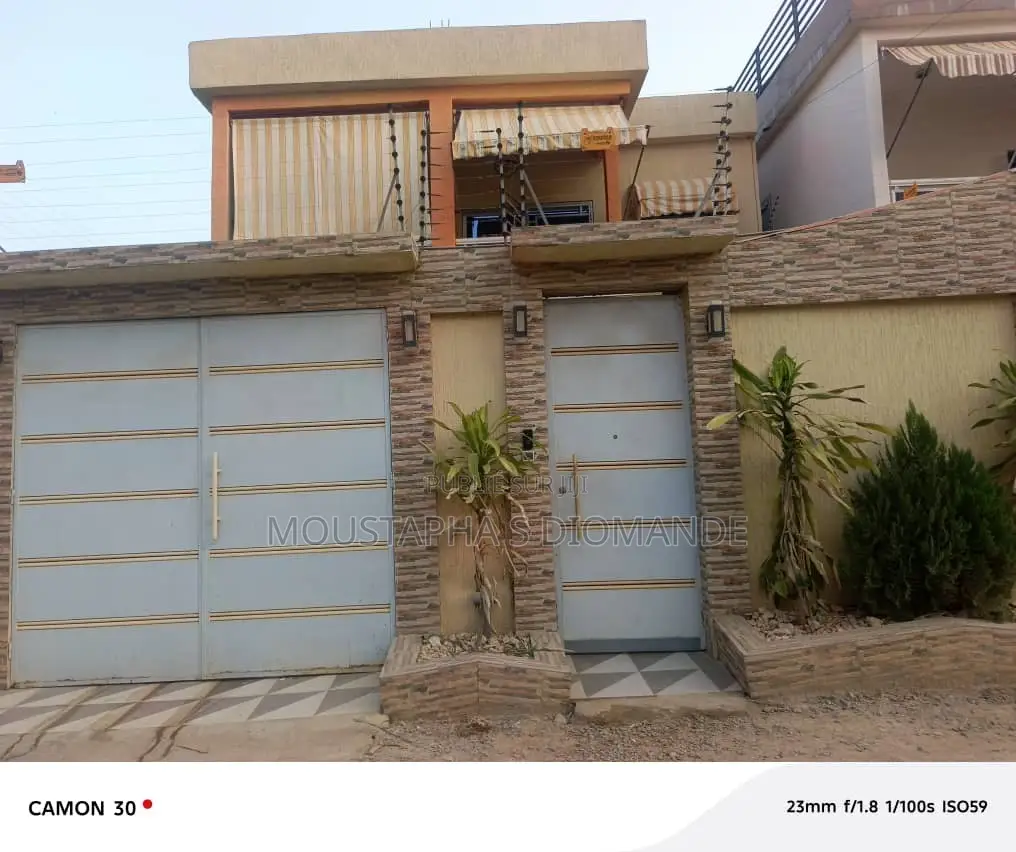 4chbre Duplex dans Diomande Moustapha, Cocody à Vendre