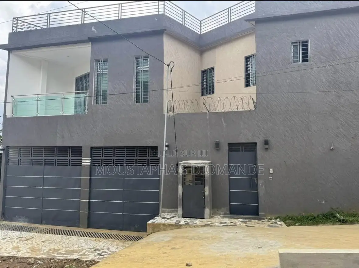 3chbre Villa dans Diomande Moustapha, Bingerville à Vendre
