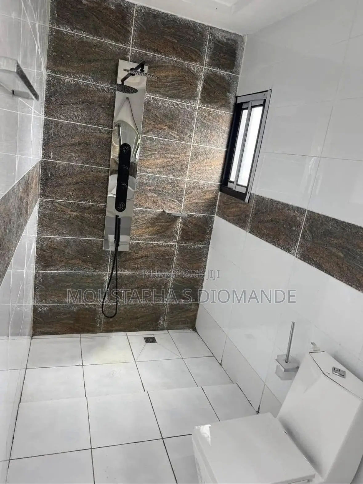 3chbre Villa dans Diomande Moustapha, Bingerville à Vendre