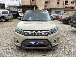 Suzuki Vitara 2018 Gris
