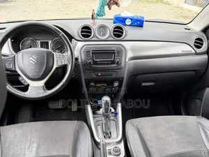 Suzuki Vitara 2018 Gris