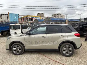 Suzuki Vitara 2018 Gris