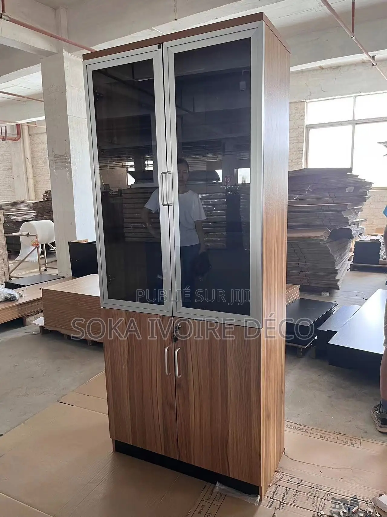 Armoire De Rangements