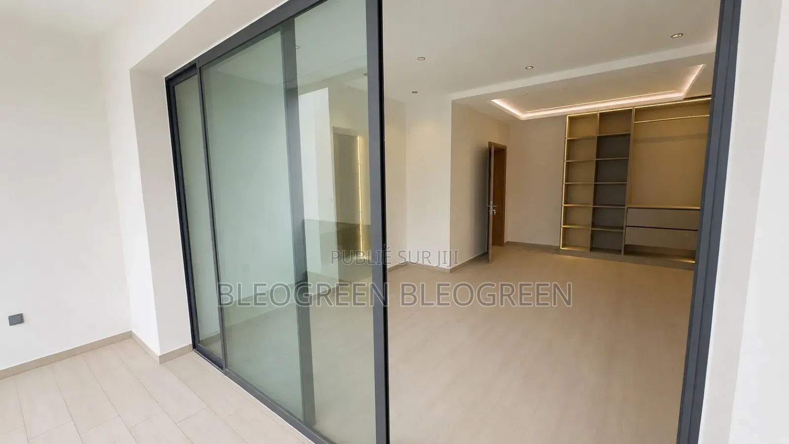 4chbre Duplex dans Cocody à Vendre