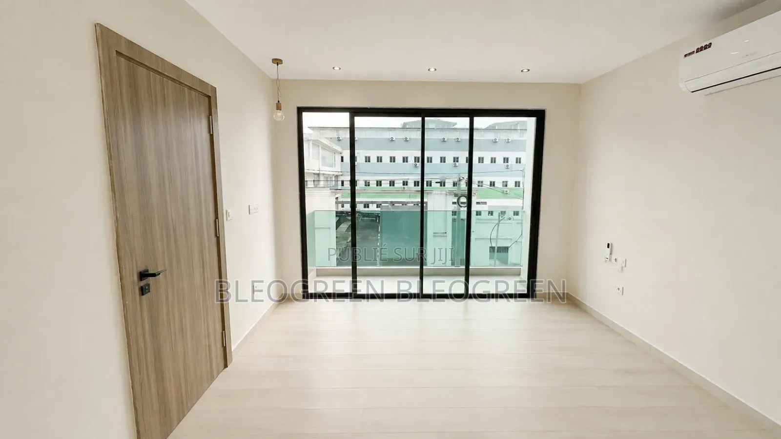 4chbre Duplex dans Cocody à Vendre