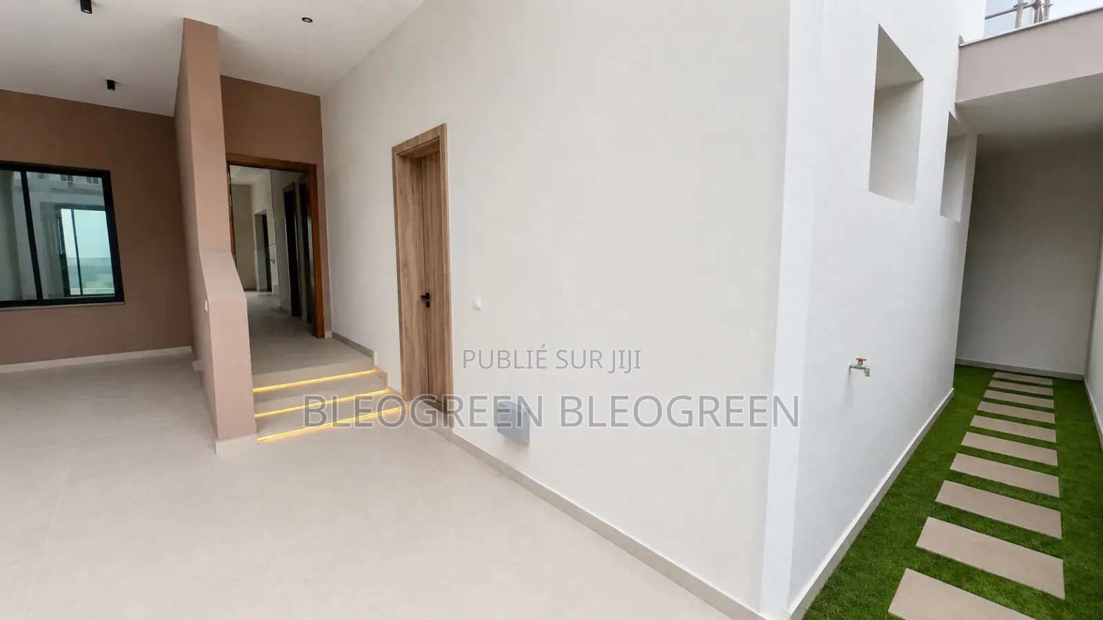 4chbre Duplex dans Cocody à Vendre