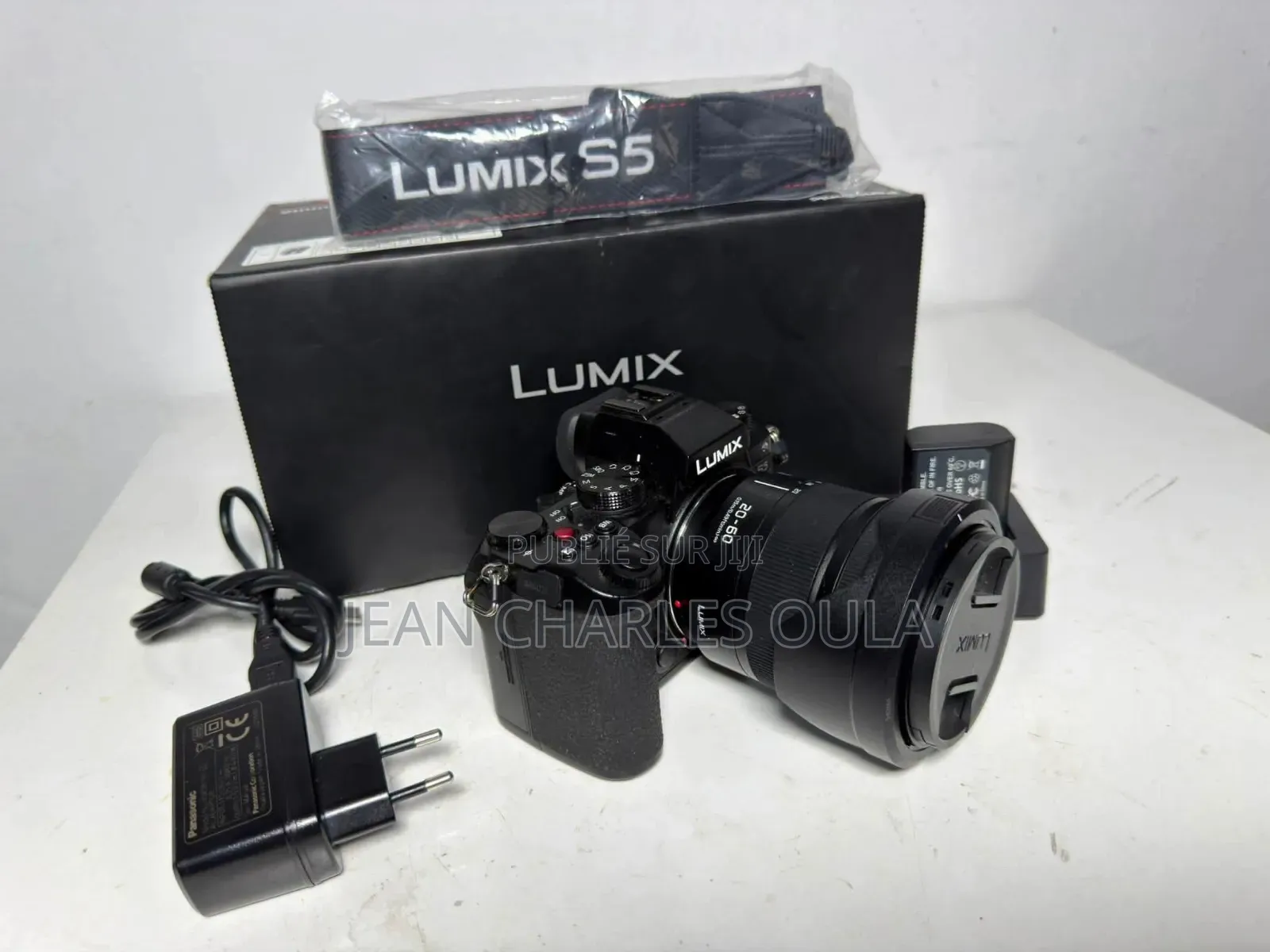 Panasonic Lumix S5 + Lumix 20-60mm