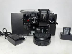 Panasonic Lumix S5 + Lumix 20-60mm