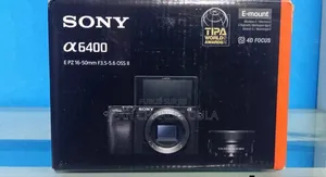Sony A6400 + Sony 16-50mm