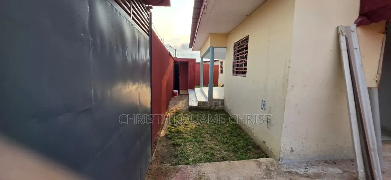 3chbre Villa dans Cité Facery 2, Villa, Bingerville à Louer