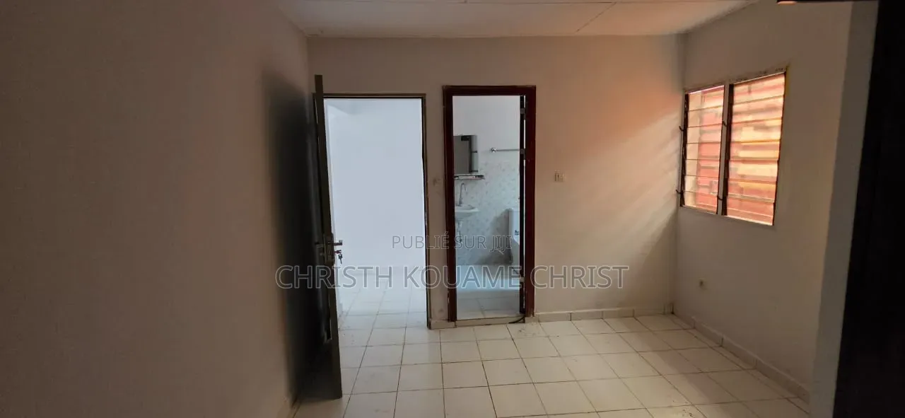 3chbre Villa dans Cité Facery 2, Villa, Bingerville à Louer