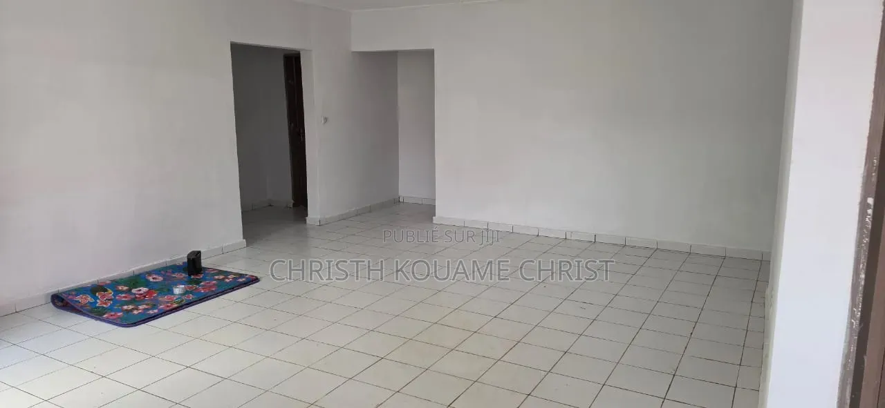 3chbre Villa dans Cité Facery 2, Villa, Bingerville à Louer