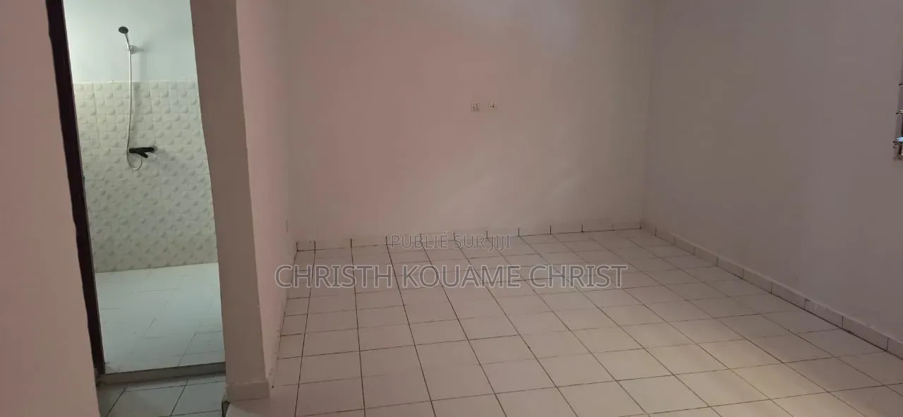 3chbre Villa dans Cité Facery 2, Villa, Bingerville à Louer