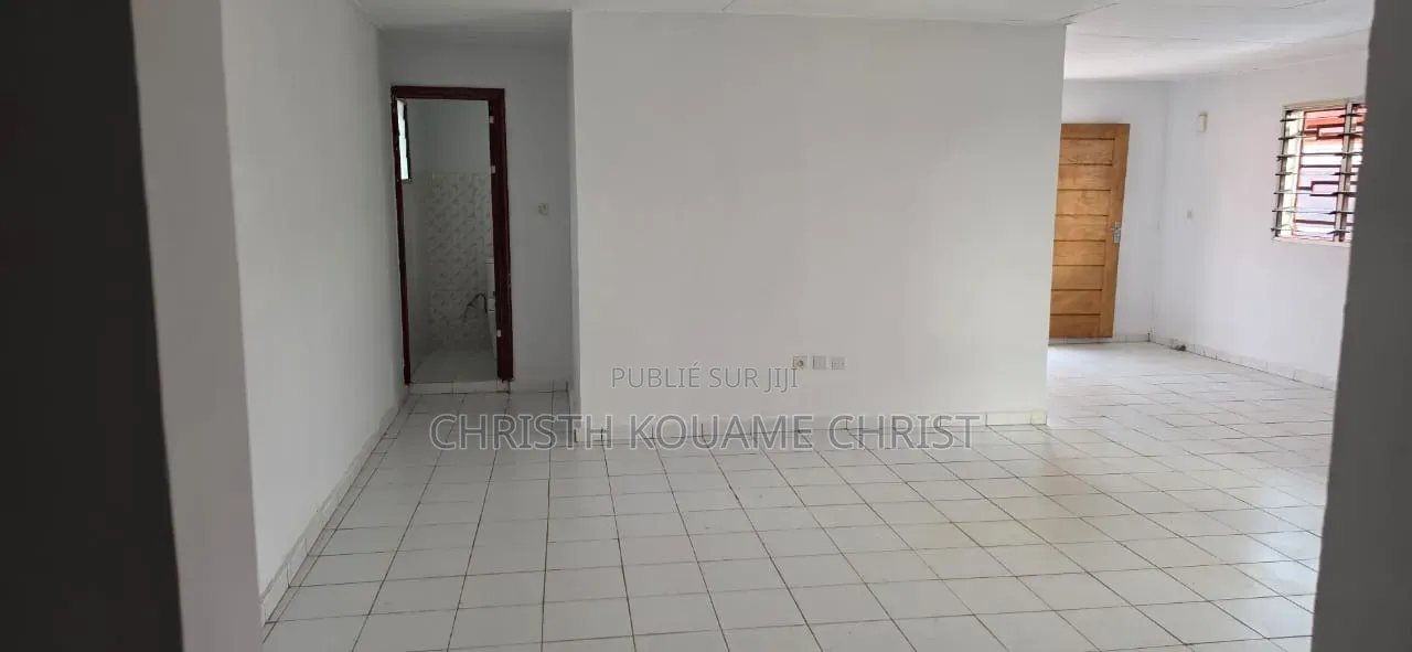 3chbre Villa dans Cité Facery 2, Villa, Bingerville à Louer