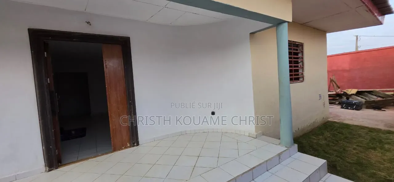 3chbre Villa dans Cité Facery 2, Villa, Bingerville à Louer