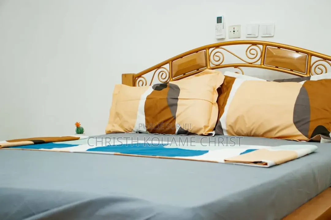 Meublé 2chbre Chambre et salon dans Résidence Yonase2, Cocody à Louer
