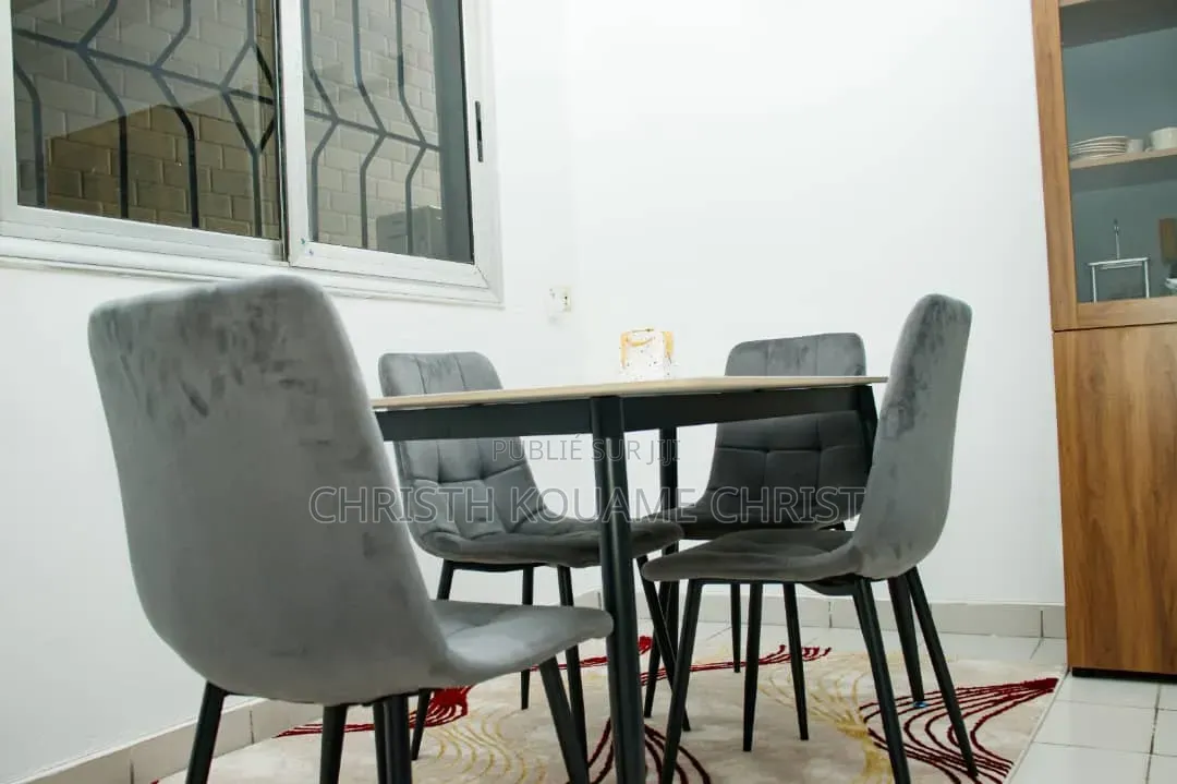 Meublé 2chbre Chambre et salon dans Résidence Yonase2, Cocody à Louer