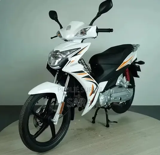 Nouveau TVS Rockz 125 2022 Blanc
