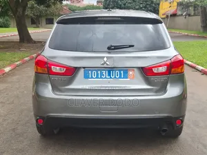 Mitsubishi Outlander 2015 Gris
