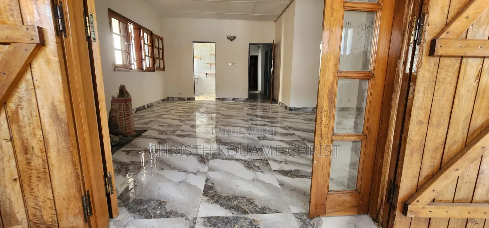 5chbre Villa dans Villa Kouame, Cocody à Louer