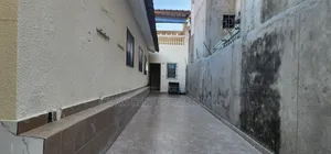 5chbre Villa dans Villa Kouame, Cocody à Louer