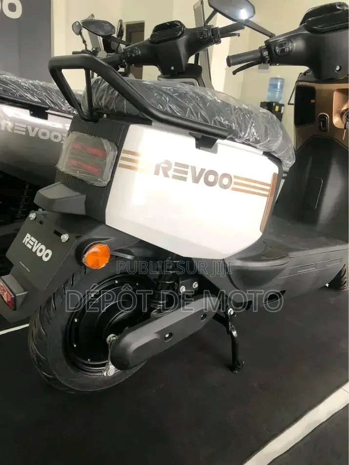 Nouveau Revoo A11 2026 Blanc