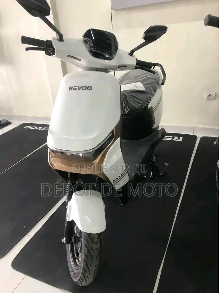 Nouveau Revoo A11 2026 Blanc