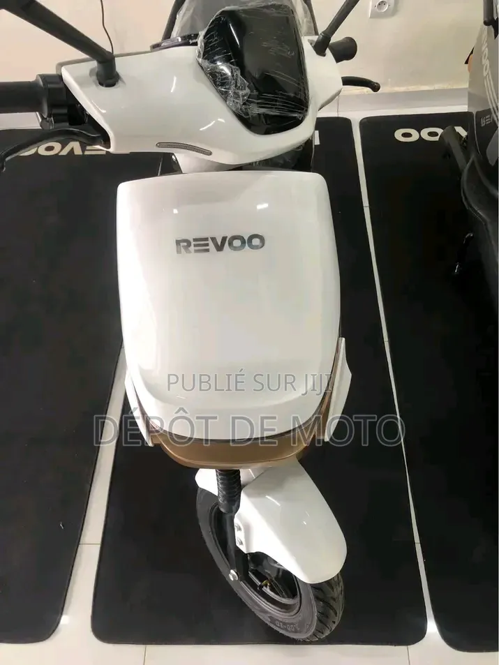 Nouveau Revoo A11 2026 Blanc
