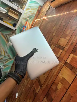 Nouveau Apple MacBook Air 2025 M4 16GB Intel Core i5 HDD 512GB