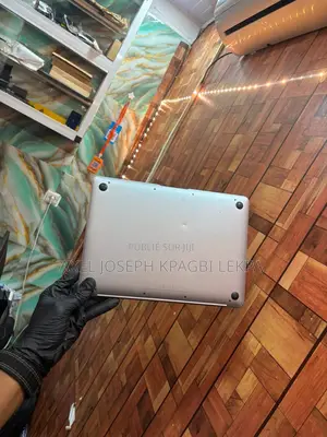 Nouveau Apple MacBook Air 2025 M4 16GB Intel Core i5 HDD 512GB