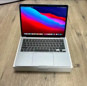 Nouveau Apple MacBook Air 2025 M4 16GB Intel Core i5 HDD 512GB