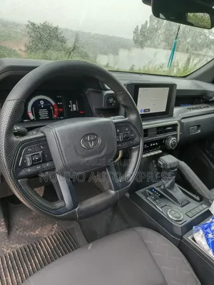 Toyota Tacoma 2024 Noir