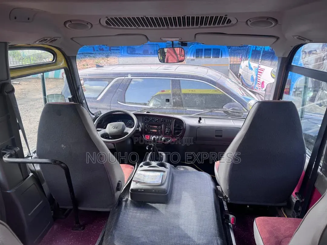 Hyundai County 2018 Jaune