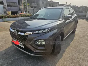 Suzuki Fronx 2025 Gris