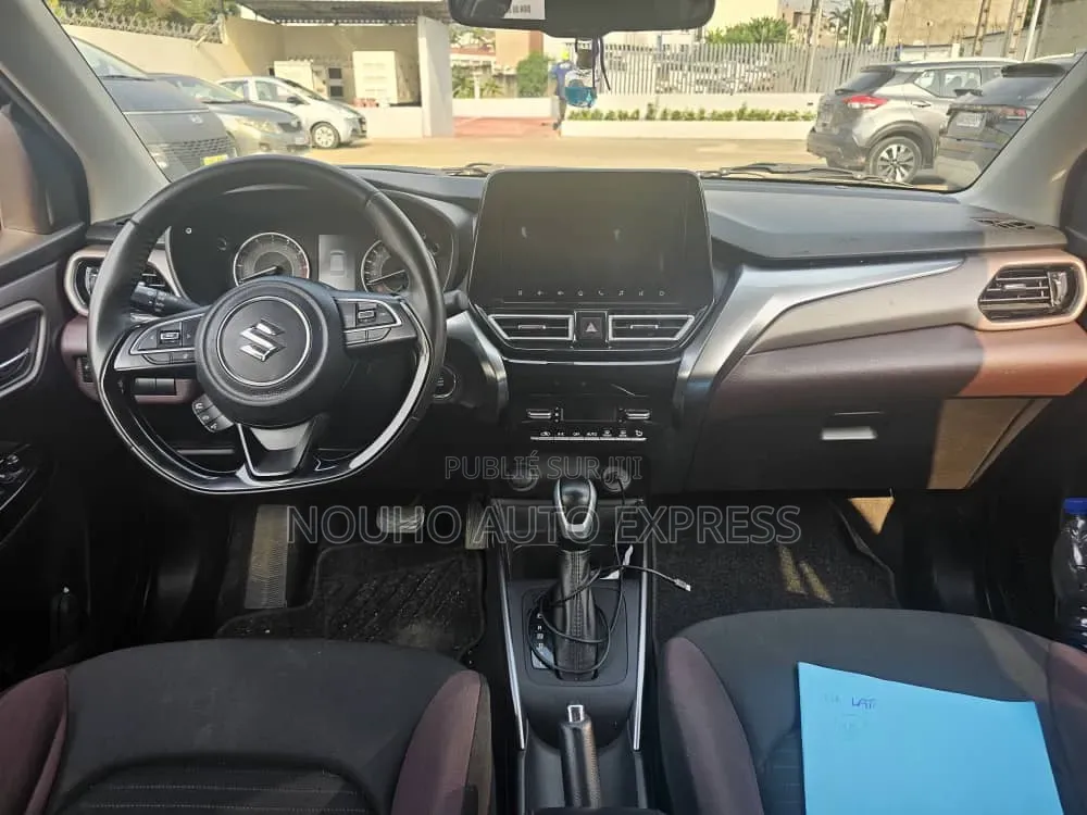 Suzuki Fronx 2025 Gris