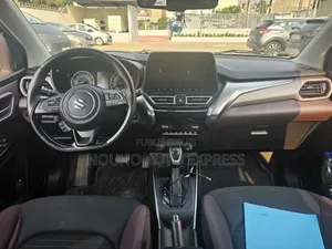 Suzuki Fronx 2025 Gris
