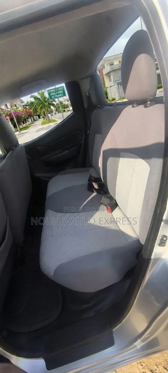 Suzuki Fronx 2025 Gris