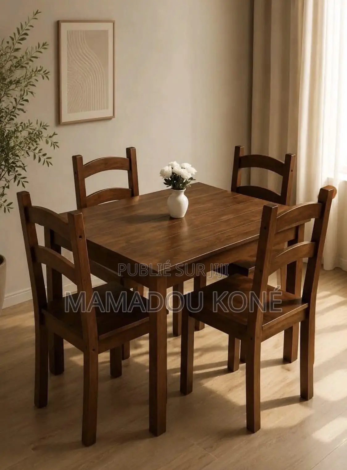 Table À Manger Plus 04 Chaises en Bois