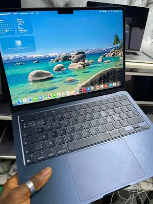 Nouveau Ordinateur portable Apple MacBook Pro 18GB Intel Core i7 HDD 1T