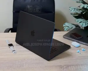 Nouveau Apple MacBook Pro 2019 16GB Intel Core i7 HDD 1T