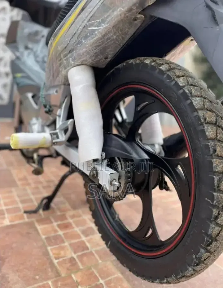 Nouveau KTM Duke 125 2022 Gris