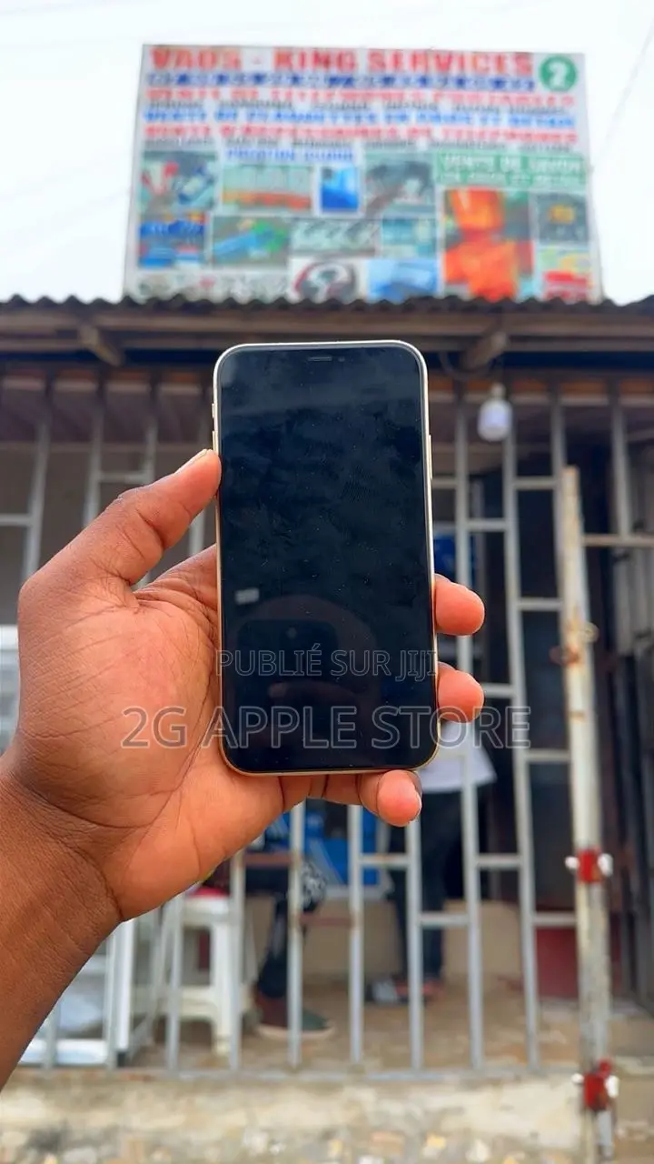 Nouveau Apple iPhone 12 64 GB Rouge
